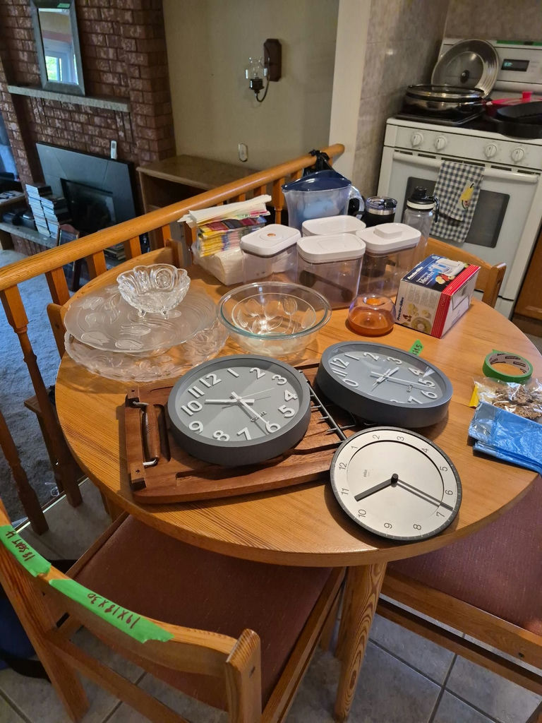 Assorted Household Items - image 7 of 7