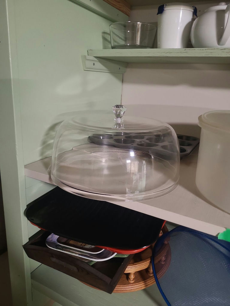 Assorted Kitchen Bakeware, Storage Containers, and Baskets - image 5 of 10