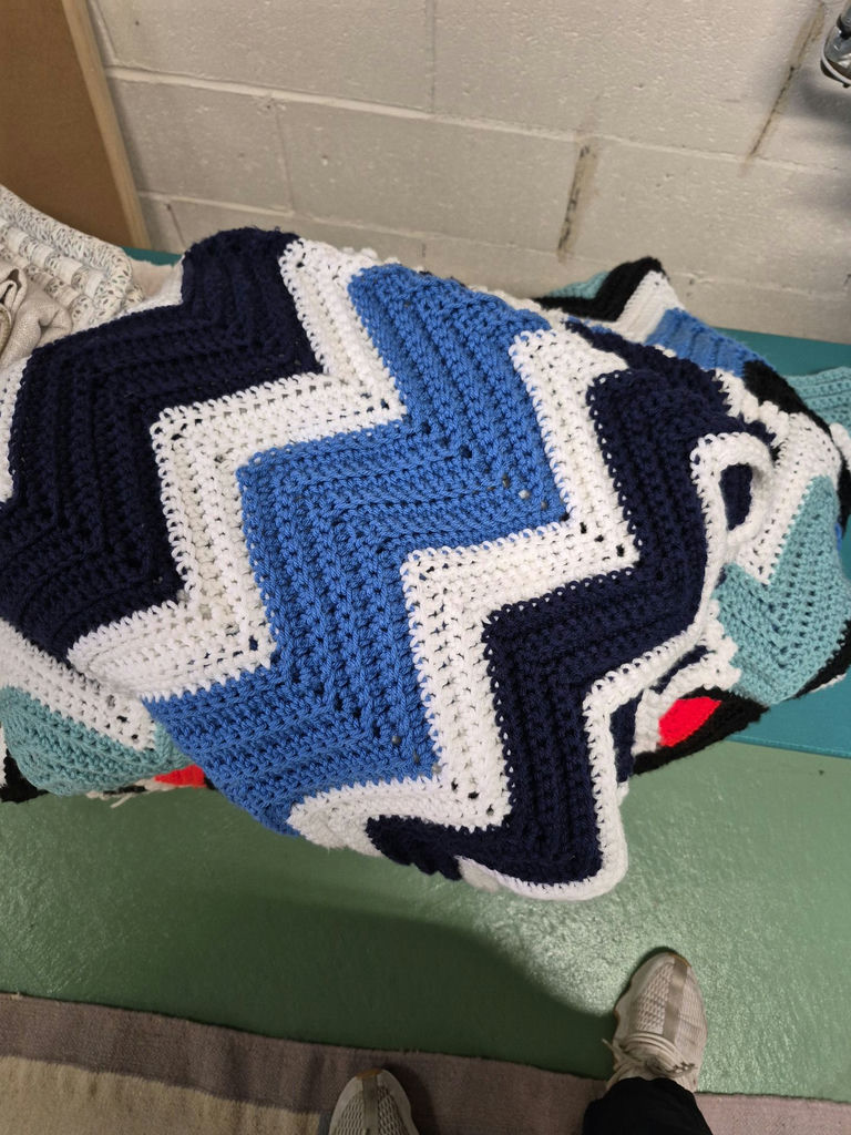 Assorted Blankets and Quilted Bedding - image 2 of 4