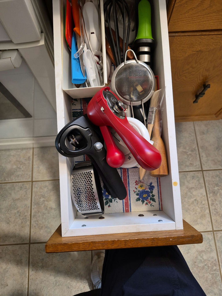 Assorted Kitchen Utensils and Gadgets - image 3 of 4