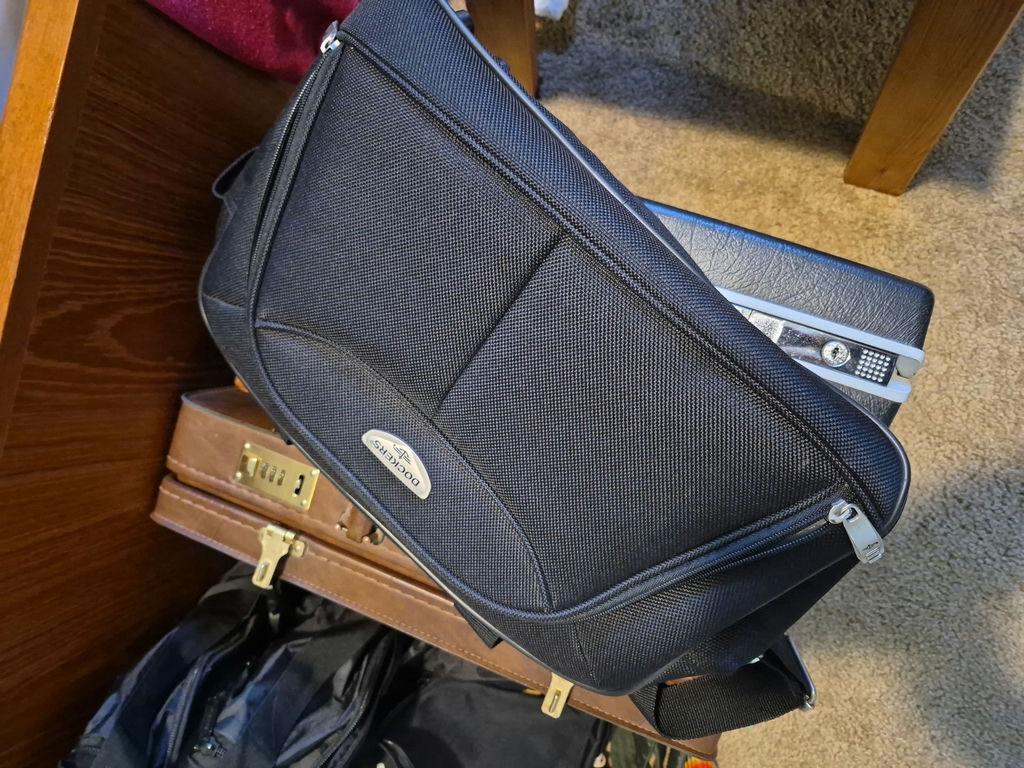Collection of Briefcases and Laptop Bags - image 3 of 4
