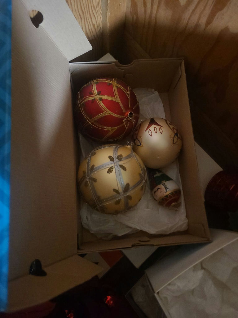Assorted Christmas Decor - image 6 of 19