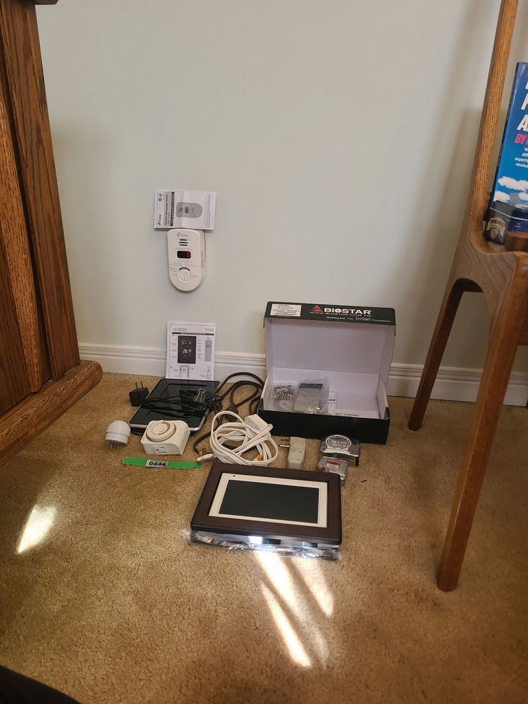 Assorted Electronics - image 1 of 8