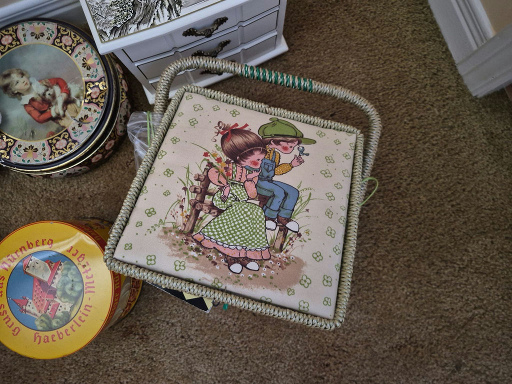 Assorted household items - image 3 of 5