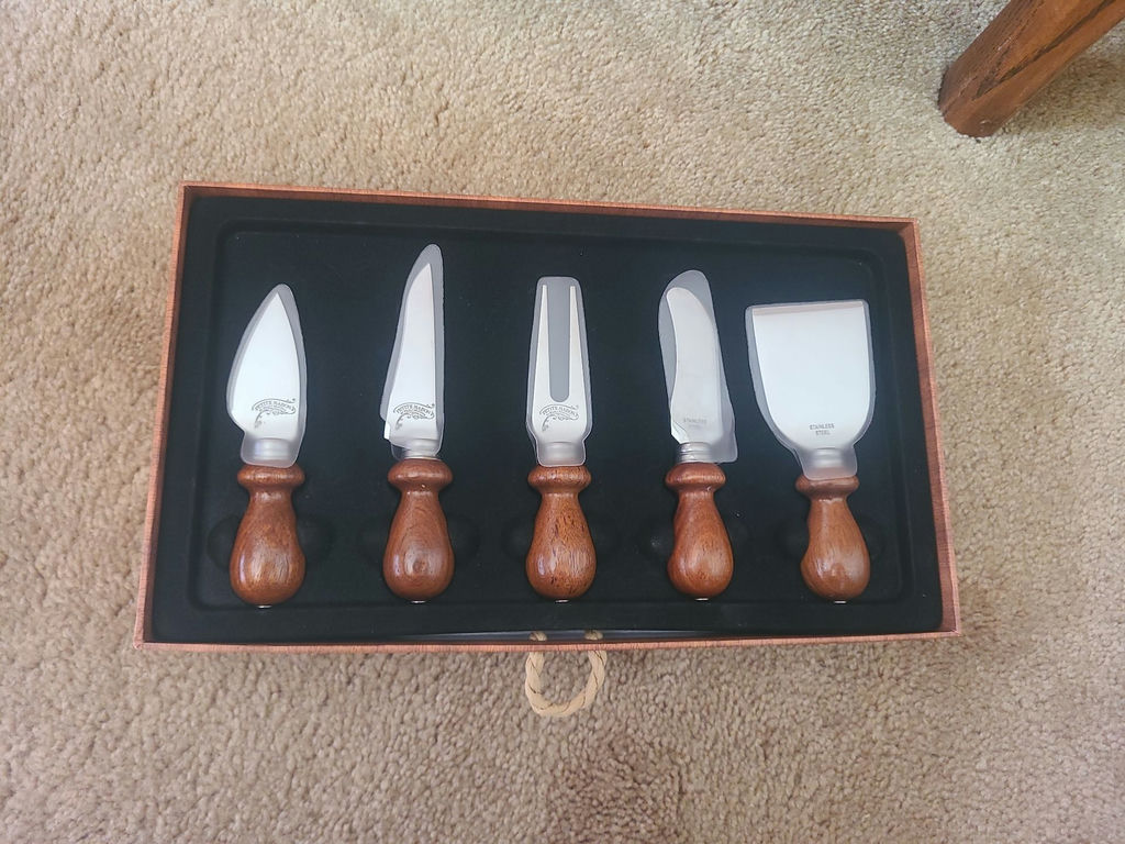 Cheese Carving Utensil Set and Serving Accessories - image 4 of 9