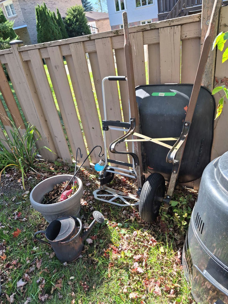 Various yard and gardern care tools - image 4 of 4