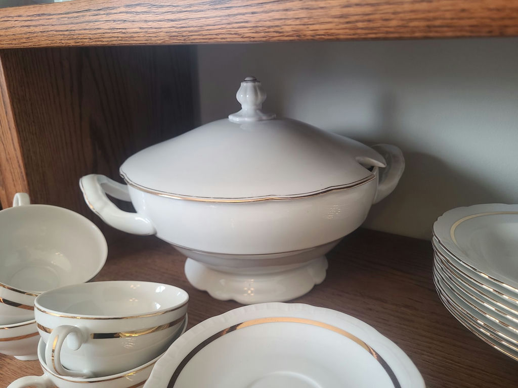 Various Kitchenware - image 5 of 7