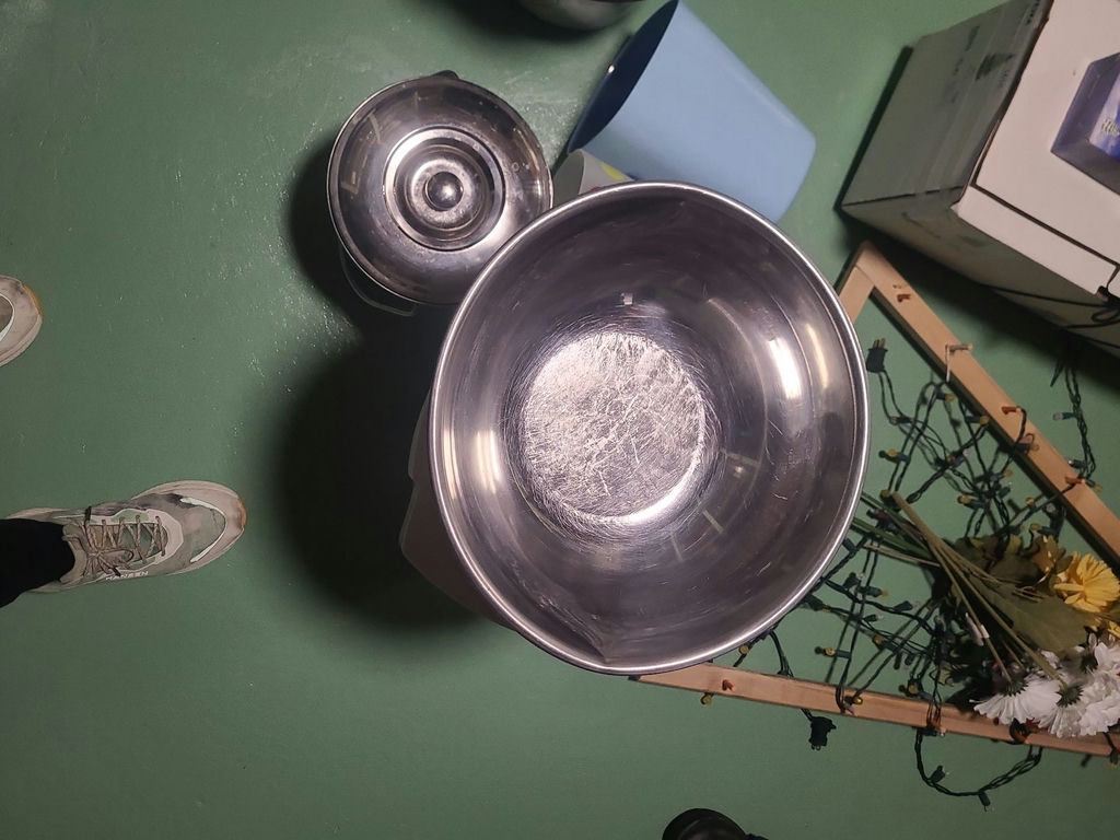 Assorted Kitchen Bakeware, Storage Containers, and Baskets - image 3 of 10