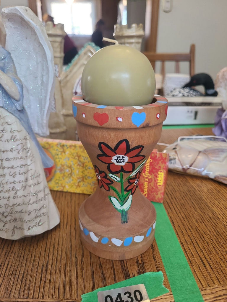 Assorted Decorative Figurines, Glassware, and Cookbooks - image 7 of 8