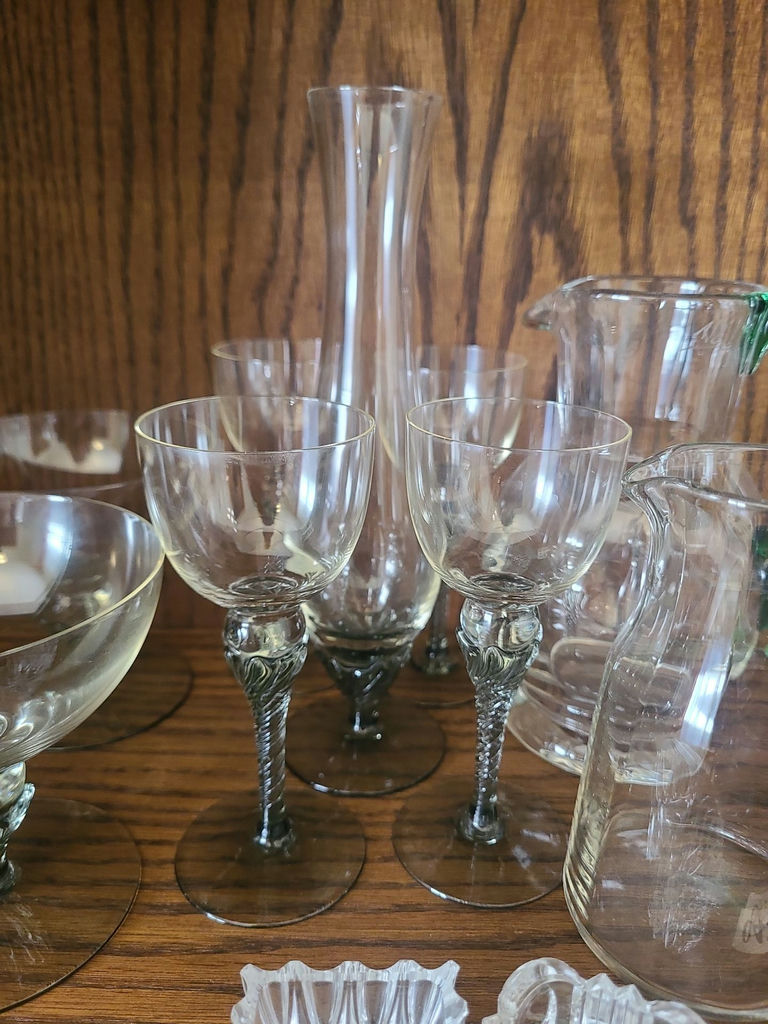 Assorted Glassware Set - image 5 of 5