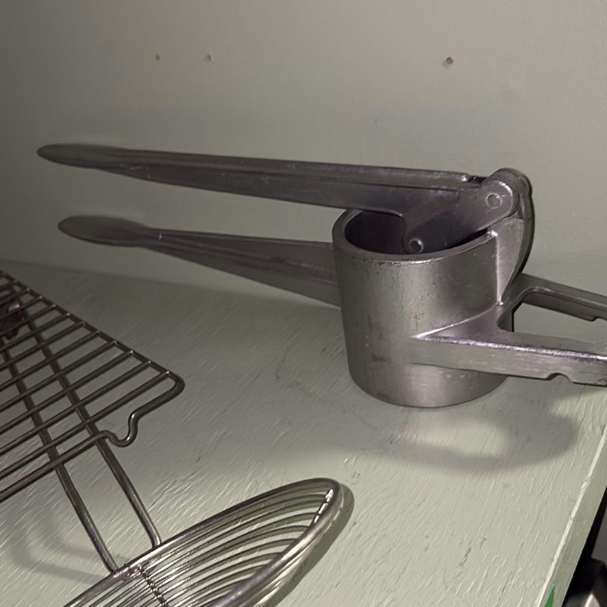 Carving utensil Block Set and some Kitchen Utensils - image 4 of 4