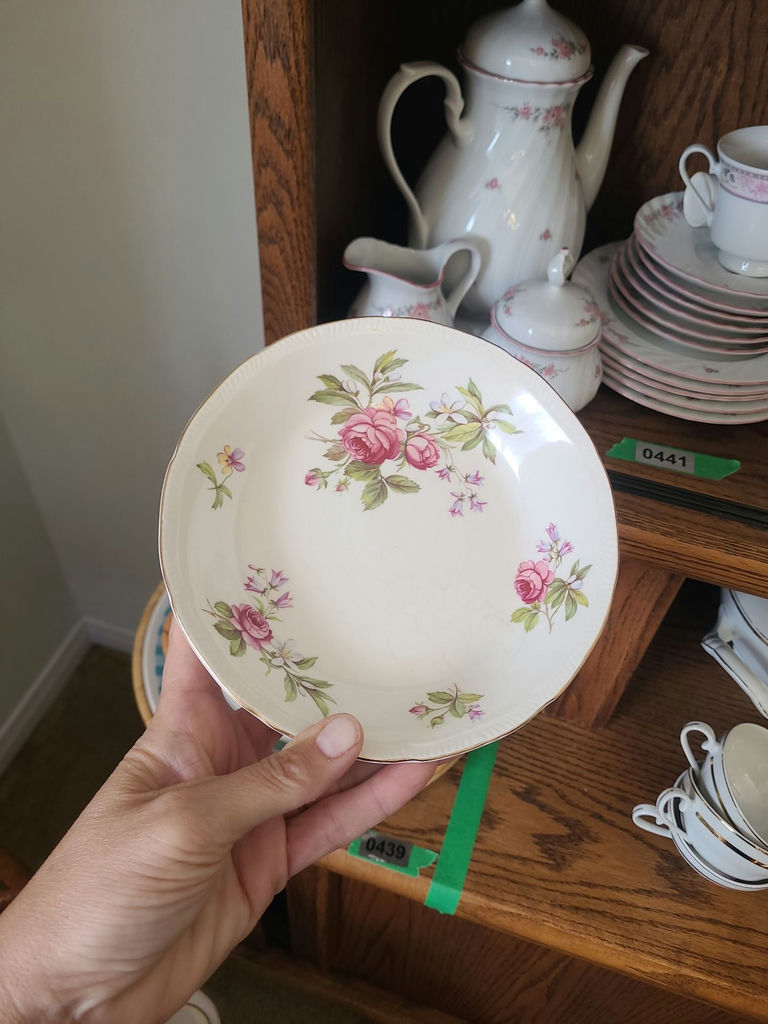Various Kitchenware - image 2 of 5