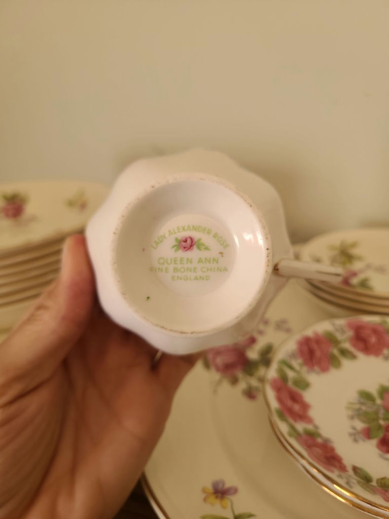 Various Kitchenware - image 4 of 5