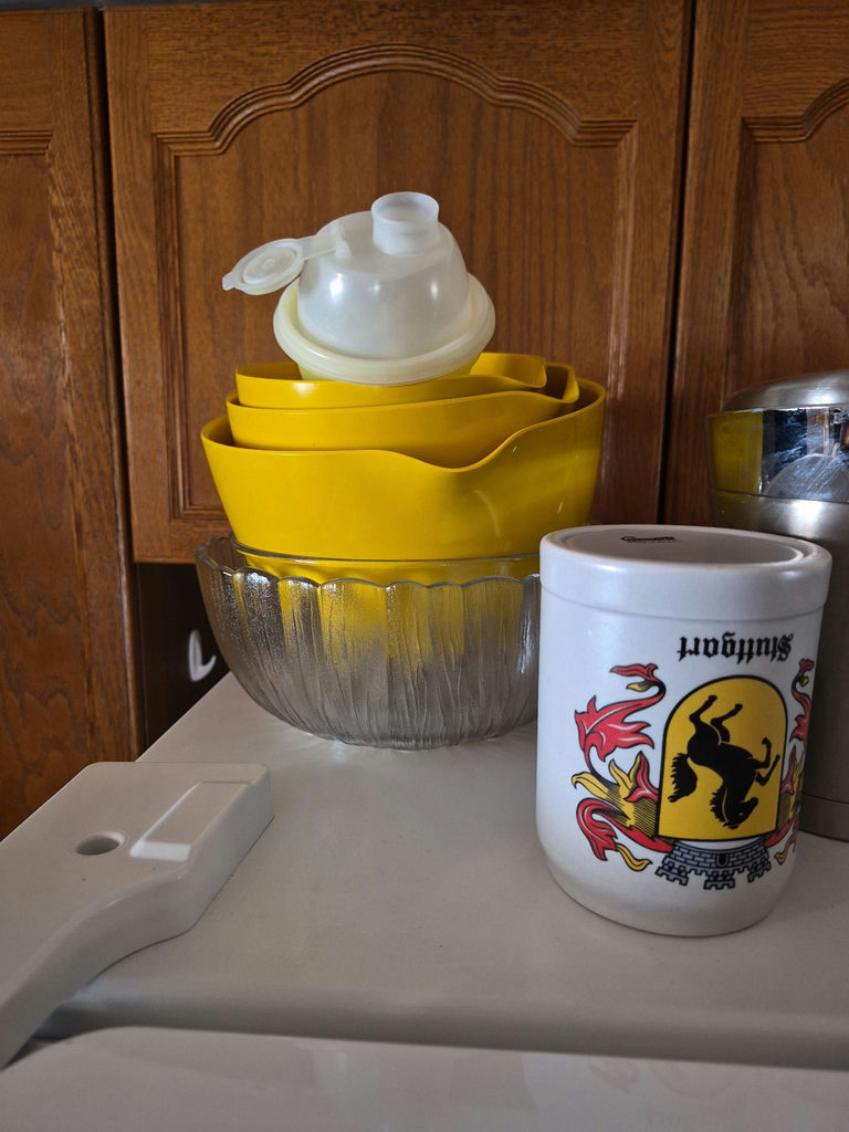 Assorted Kitchenware - image 2 of 4