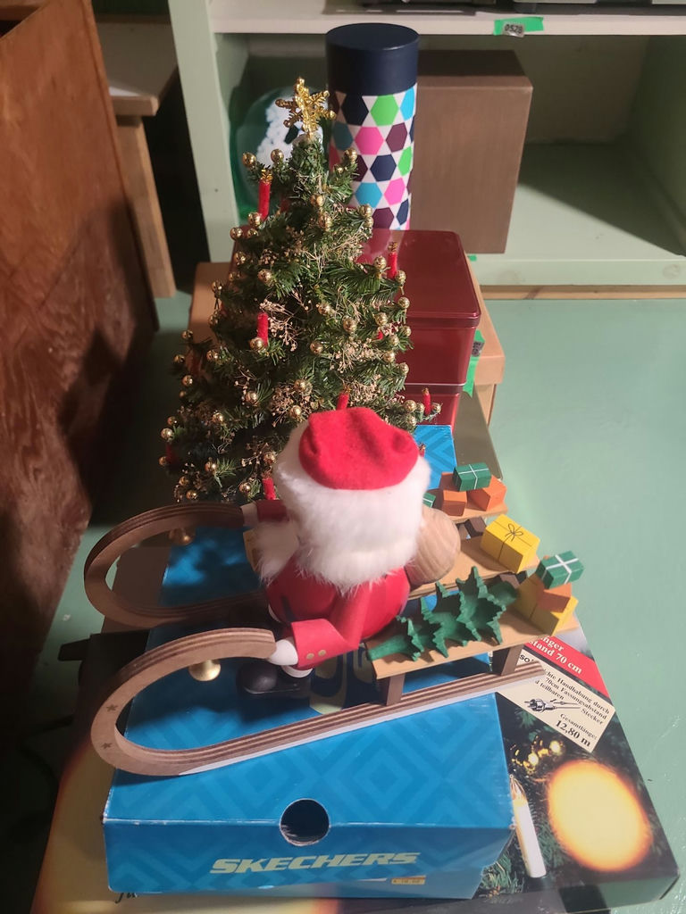 Assorted Christmas Decor - image 13 of 19