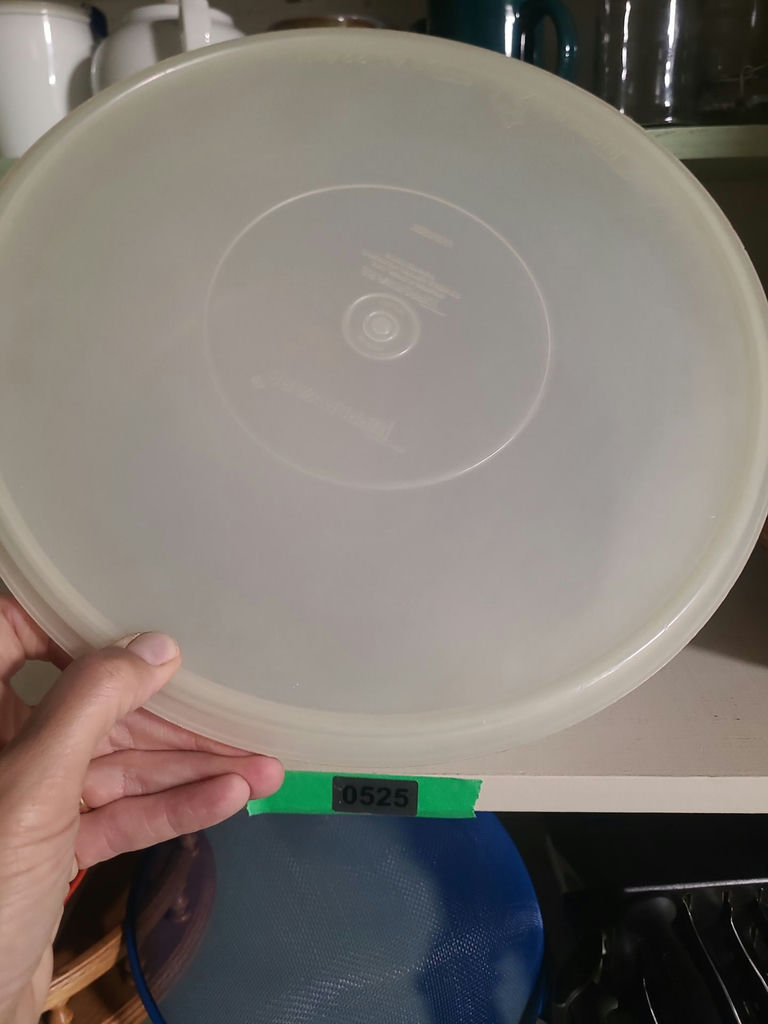 Assorted Kitchen Bakeware, Storage Containers, and Baskets - image 6 of 10