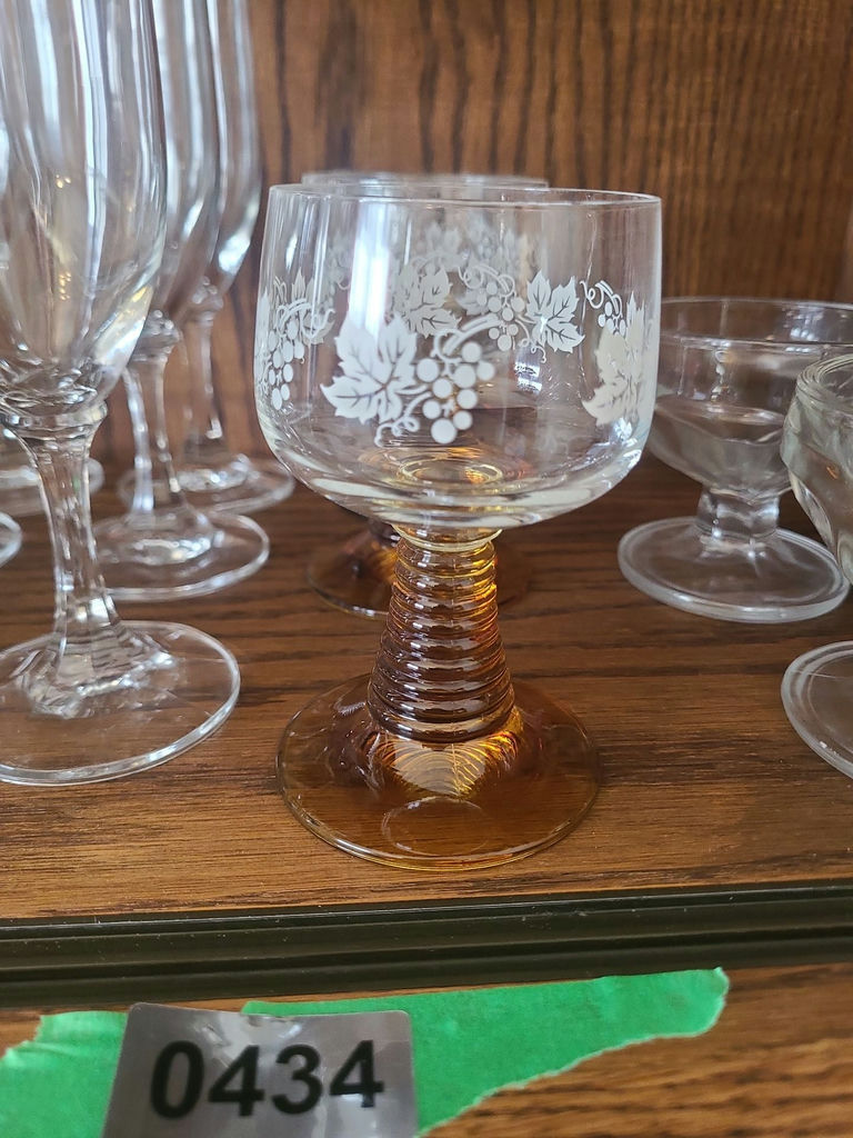 Various Glassware - image 2 of 5