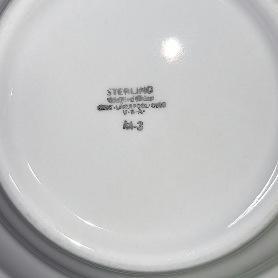 Various kitchenware and Glass Storage Jars - image 4 of 5