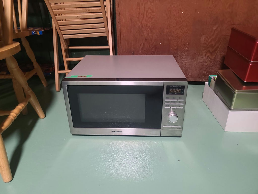 Panasonic Countertop Microwave Oven - image 1 of 4