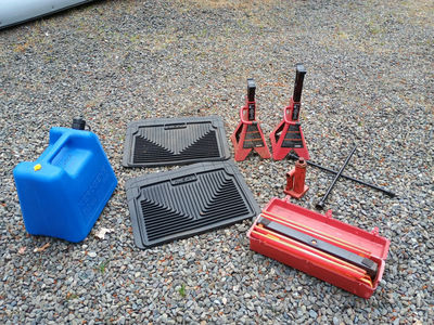Auto accessories, tools - Image 1 of 5