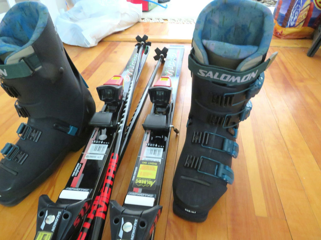 Salomon Syncro Pair of Skis with Ski Poles and Evolution 7.1 Boots - image 2 of 19