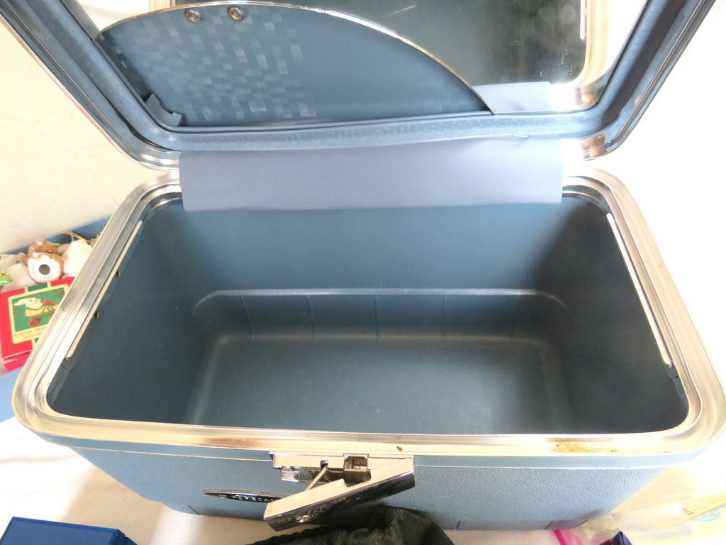Vtg Forecast Travel Train Vanity Case - image 4 of 5
