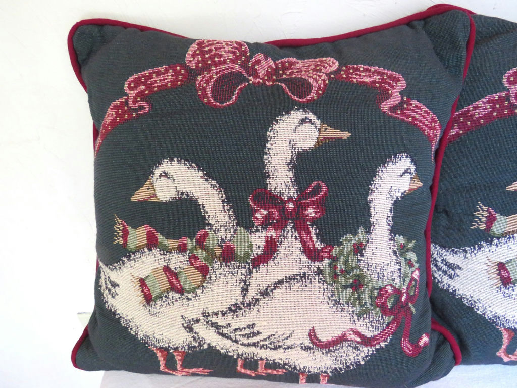 Pair of Portofino Christmas Geese Throw Pillows - image 2 of 4