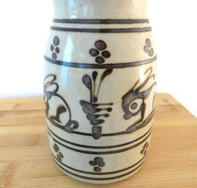 Cornish Hill Goji Milner Rabbit Pottery Vase - Image 1 of 4