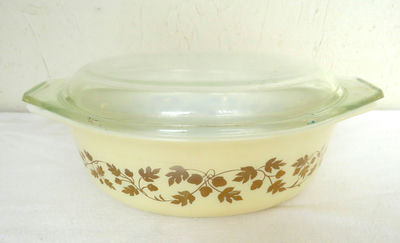 Vtg Pyrex Golden Acorn Covered Cassarole Dish - Image 1 of 5