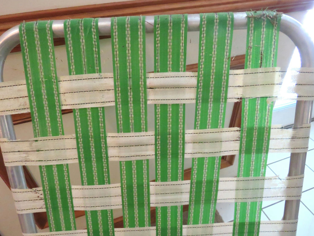 Vintage Green and White Webbed Chaise Lounge - image 3 of 6