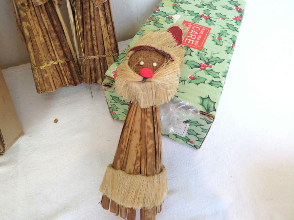 Vintage Corn Husk Burlap Wise Men Santa and Holy Family - image 2 of 6