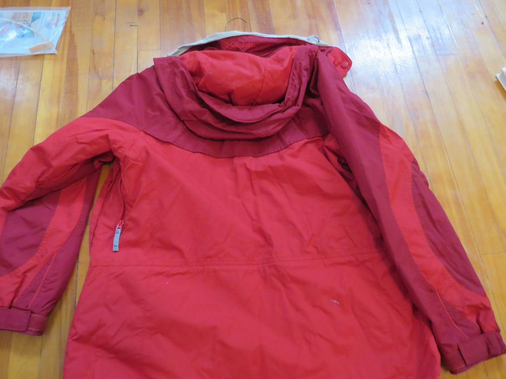 Ladies Red Columbia size L Rain Jacket - image 4 of 4
