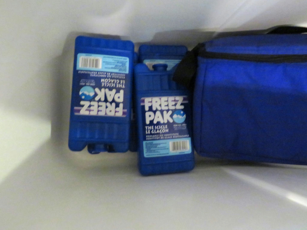 Igloo Wheelie Cool Cooler with Handle and wheels - image 5 of 7