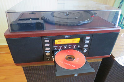 Teac Recorder System LP-R 500 with Paperwork and Remote - Image 1 of 15