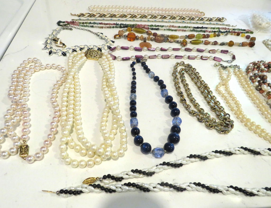 Large lot of Vintage Costume Jewelry Necklaces Monet - image 4 of 15