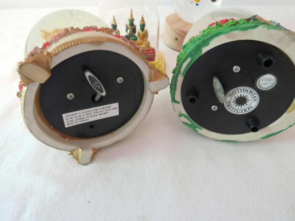Variety of Globes, 1 not working/no lights - image 6 of 8