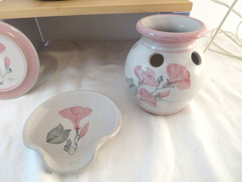 Robert Fishman Pottery Collection Pink Flower Design - image 3 of 12