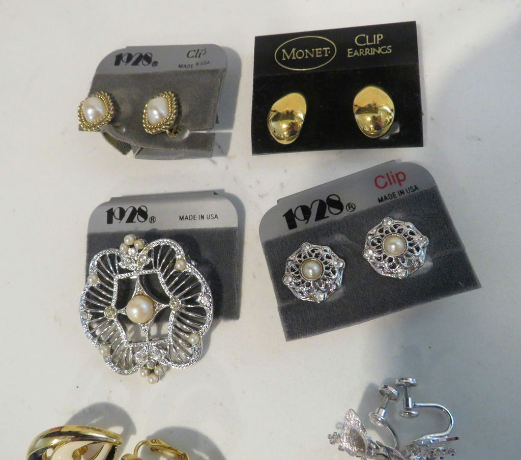 Costume Jewelry Earrings 1928 Monet with Pendant - image 7 of 10