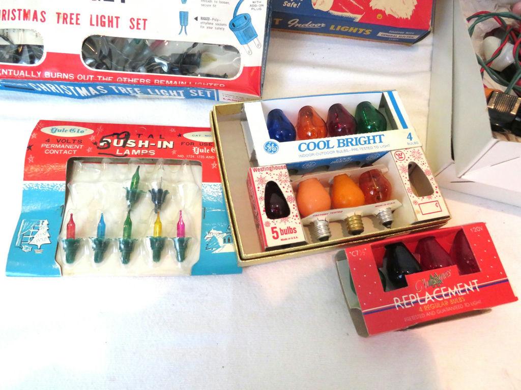 Large lot of Vintage Christmas Indoor Lights and Bulbs with Boxes - image 7 of 10