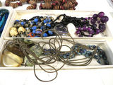 Mixed lot of Costume Jewelry Necklaces  - thumbnail 3 of 7
