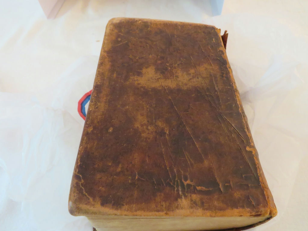 Leatherbound Antique 1818 Abridgement of Ainsworth’s Dictionary - image 8 of 9