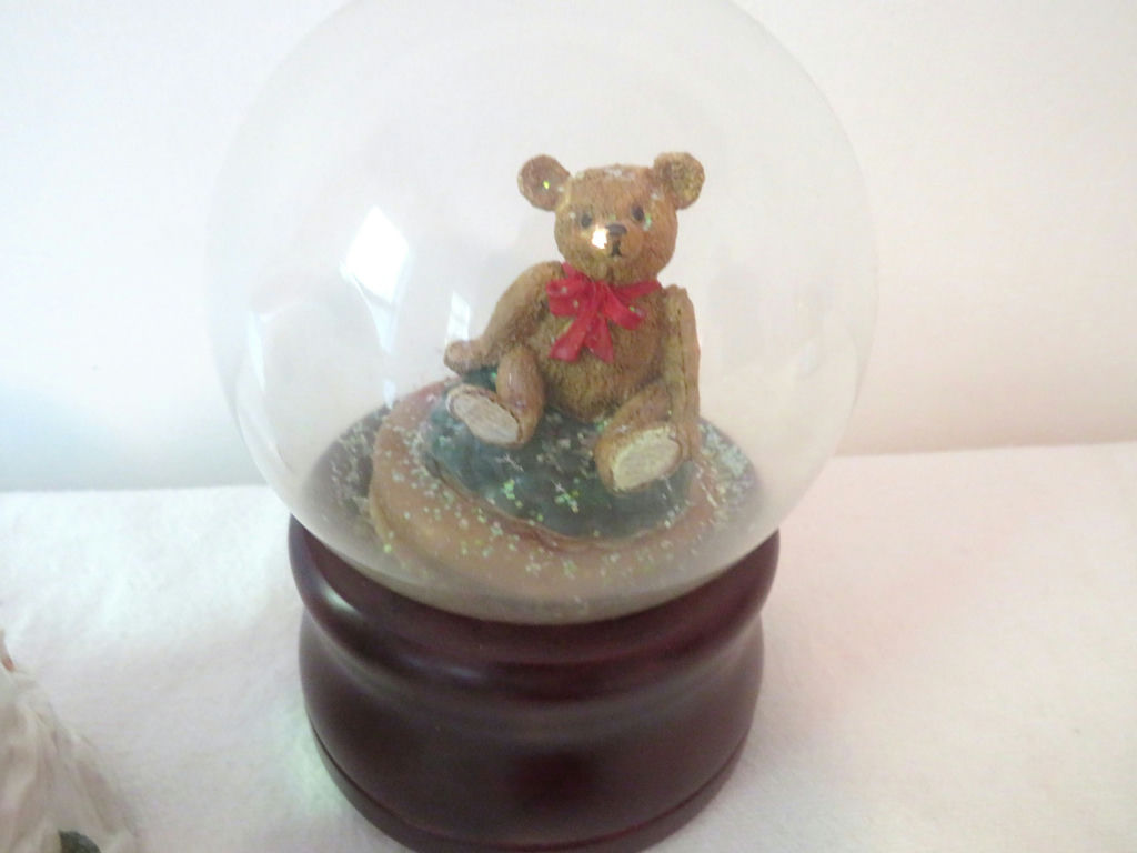 Christmas Globe Lot with 2 Musical Globes, 1 Missing Water - image 6 of 10