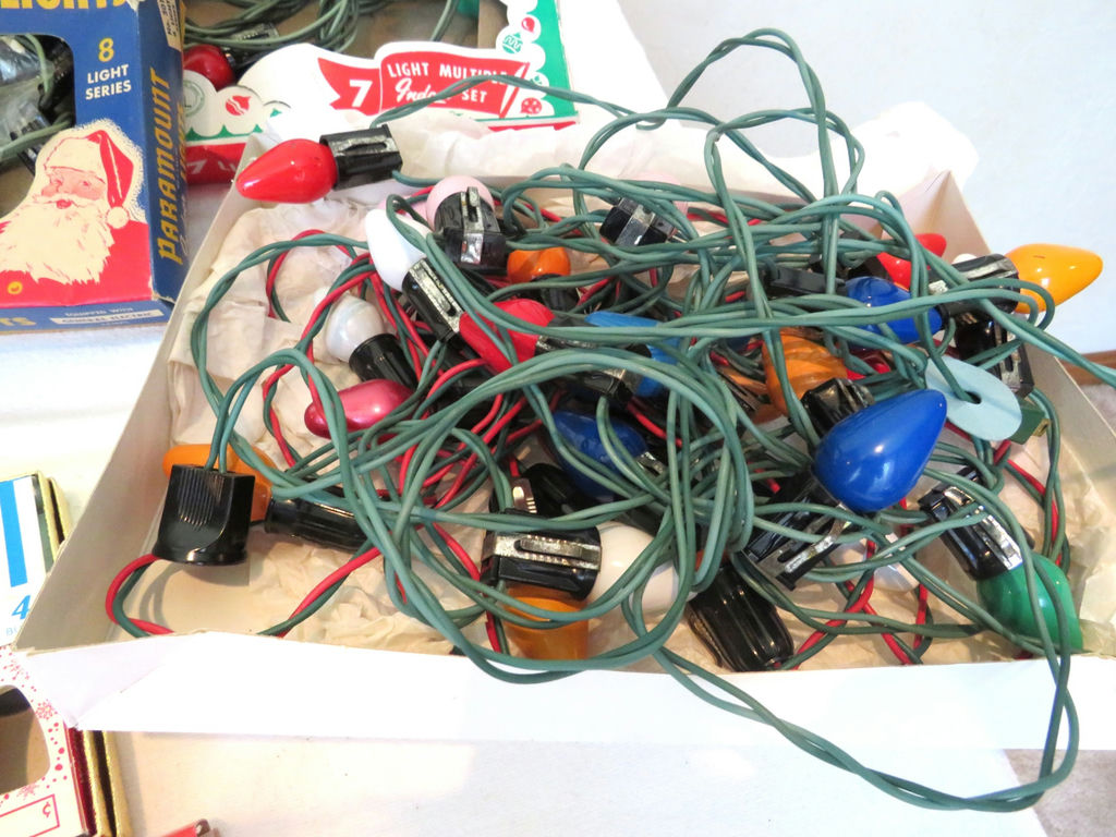 Large lot of Vintage Christmas Indoor Lights and Bulbs with Boxes - image 9 of 10