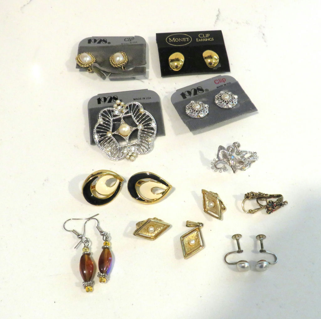 Costume Jewelry Earrings 1928 Monet with Pendant - image 2 of 10