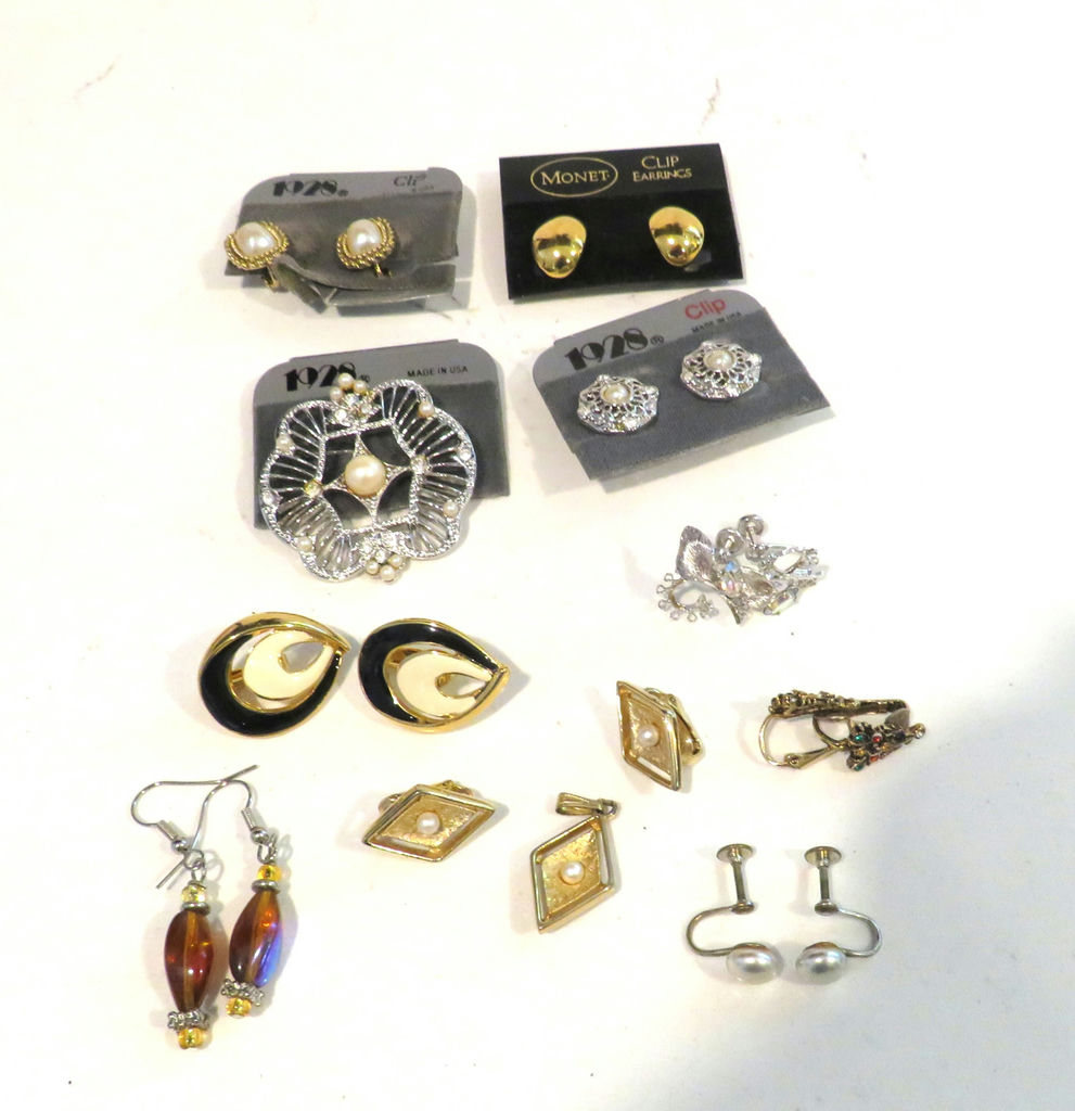 Costume Jewelry Earrings 1928 Monet with Pendant - image 1 of 10