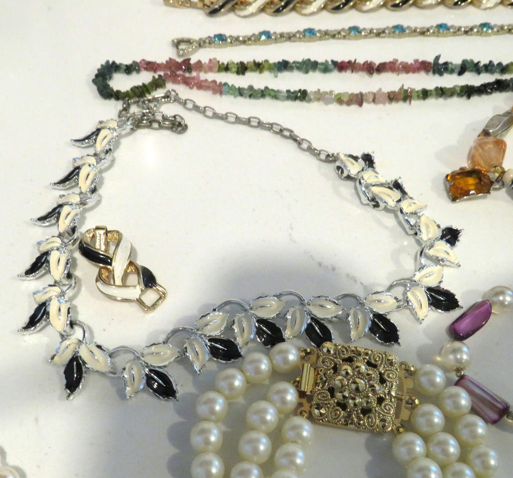 Large lot of Vintage Costume Jewelry Necklaces Monet - image 11 of 15