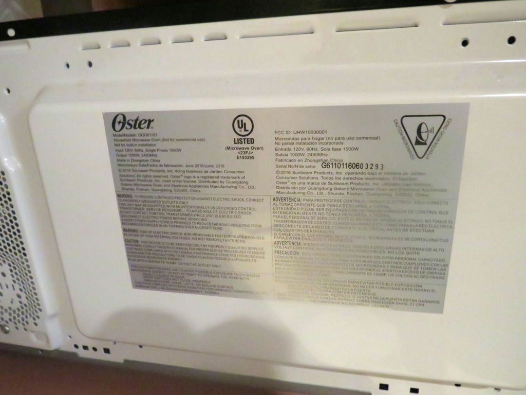Oster Model OGG61101 Microwave 1000 Watt - image 6 of 6