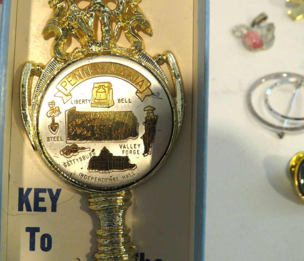 Costume Jewelry Mixed Sterling Pin Key to City - image 10 of 12