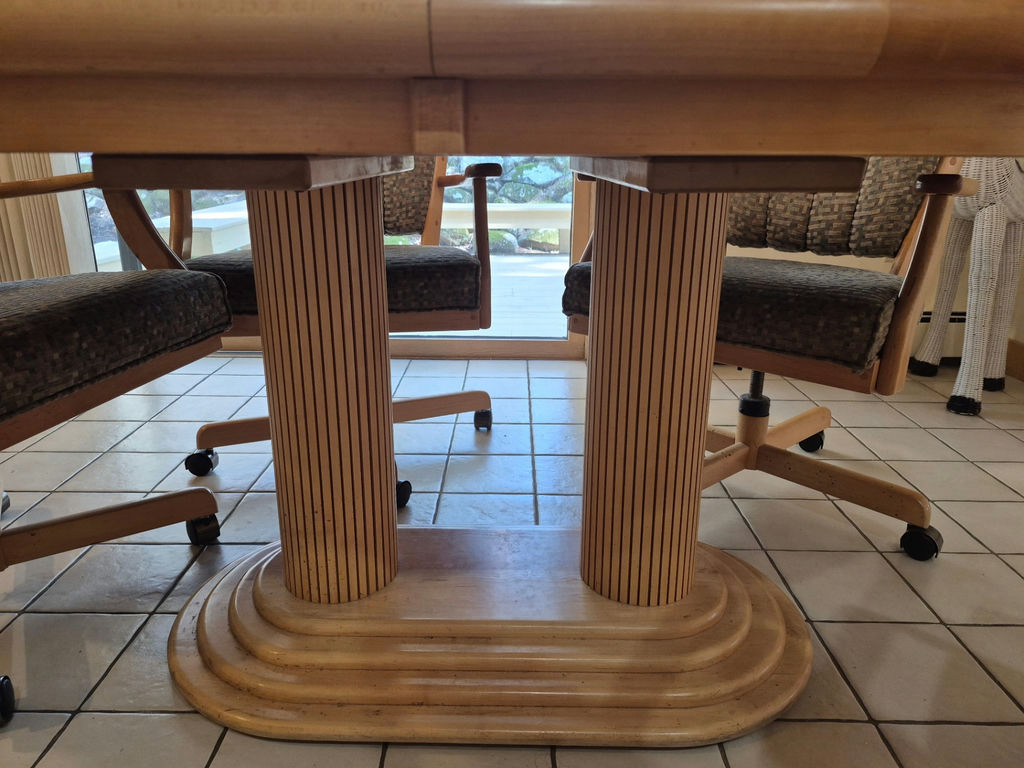 Oval kitchen table with 5 chairs - image 2 of 4