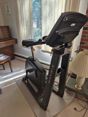 Matrix U50 XR Upright Recumbent Exercise Bike - Commercial grade - Image 1 of 4